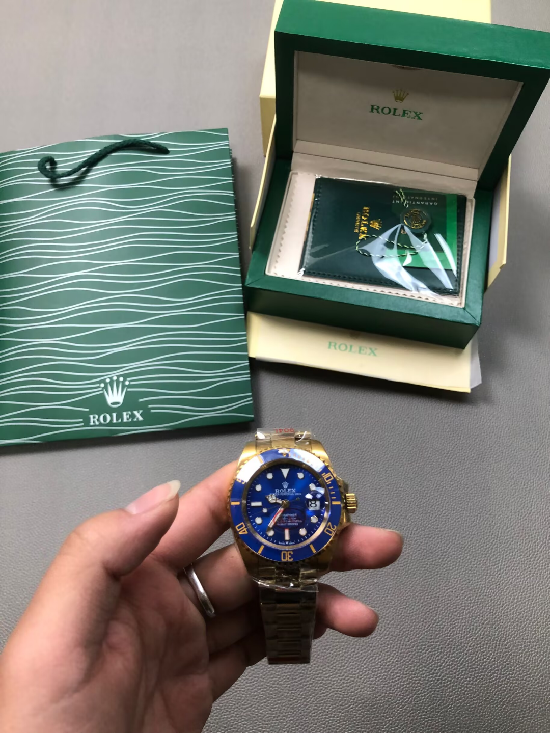 Rolex Submariner Date – Yellow Gold 41mm