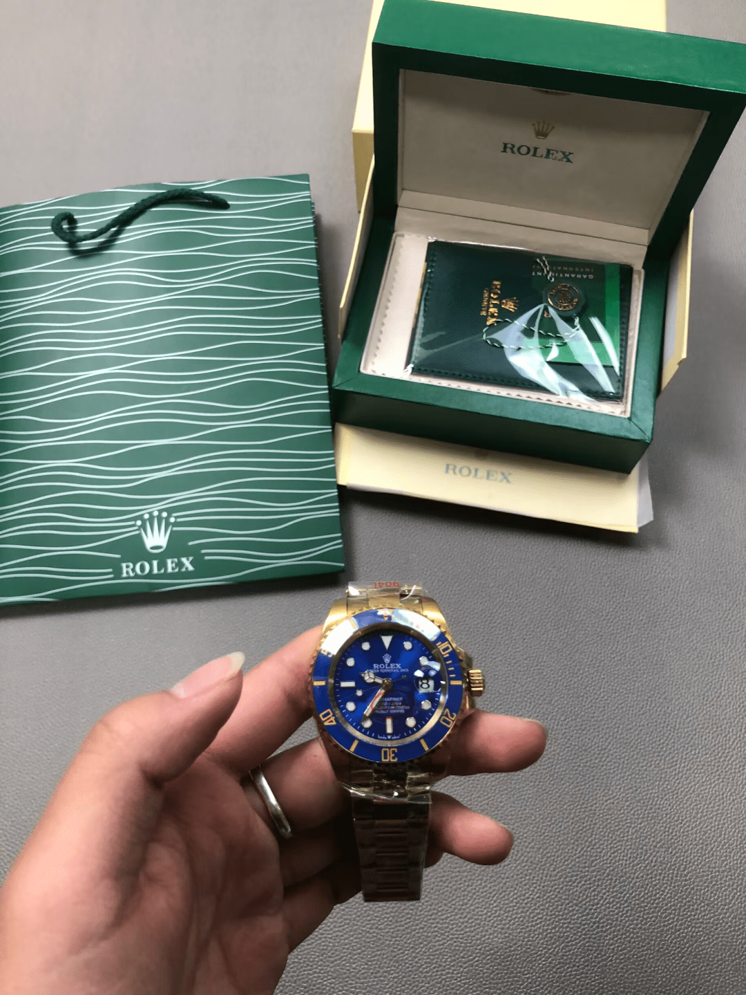 Rolex Submariner Date – Yellow Gold 41mm - J&E